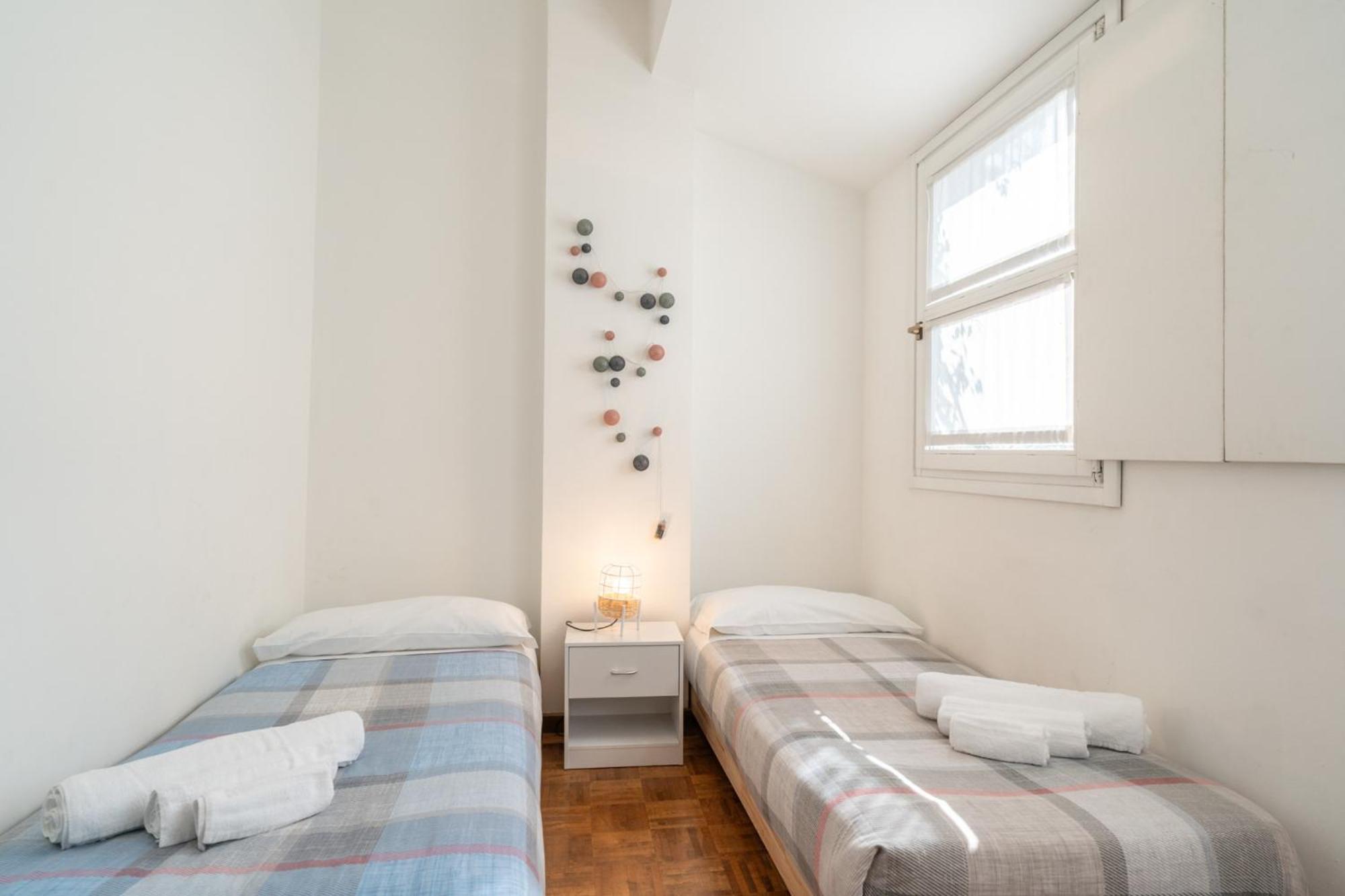 Large Family Apartment In A Fresh Area Of Lecco Buitenkant foto